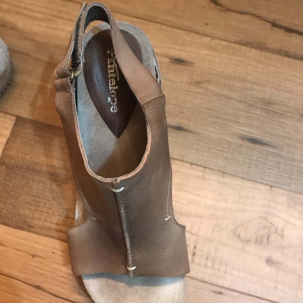 Size 9 Antelope wedges!!!